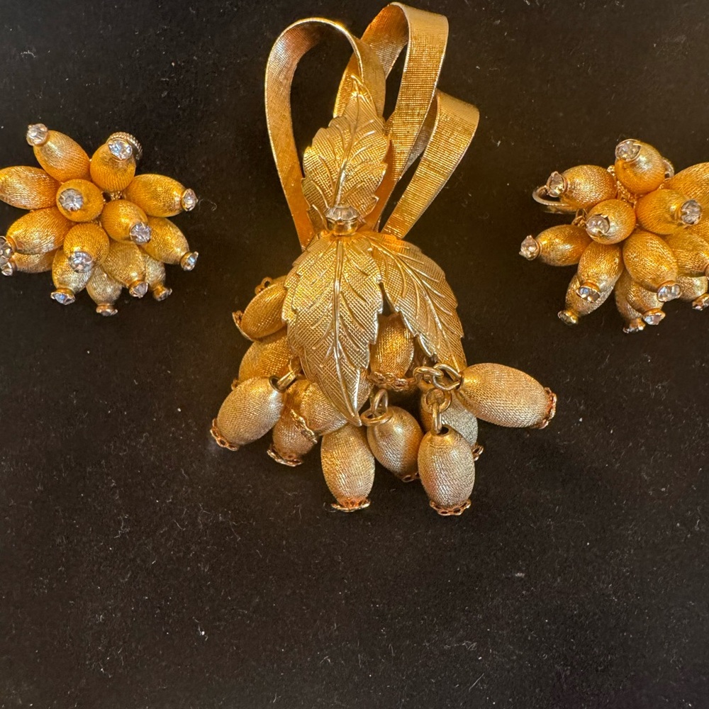 Vendome’ brooch and earring set.